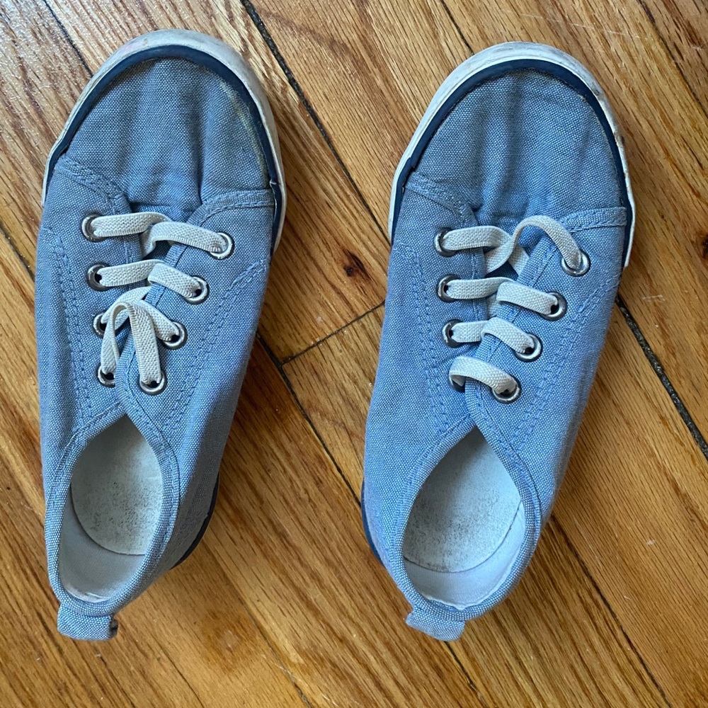 Toddler shoe size 9